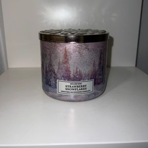 BBW Strawberry Snowflake 3-Wick Candle
